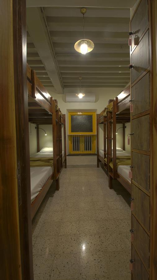 Horn Ok Please Hostal Bombay